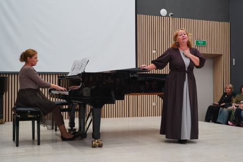 Алла Черногорова (сопрано), Мария Миллер (фортепиано)