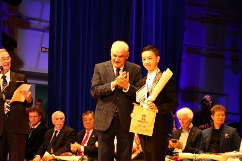 Председатель жюри конкурса Игорь Гаврыш и Ици Чен, церемония награждения